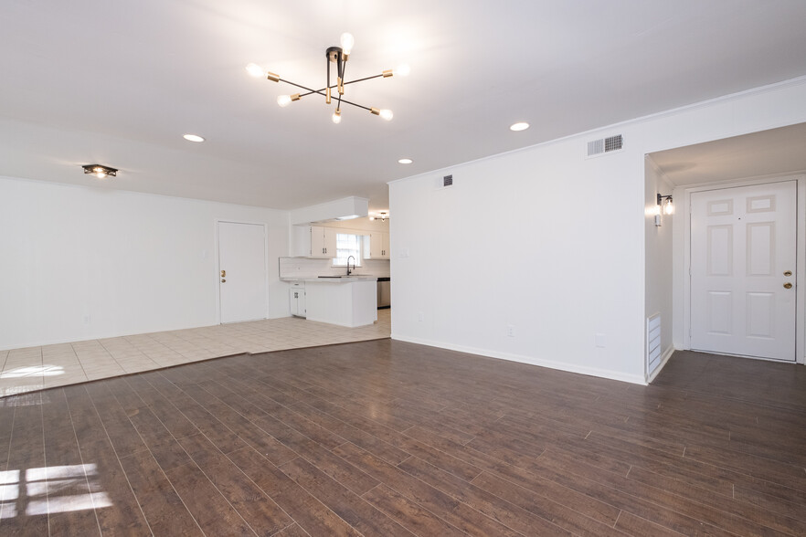 Building Photo - 12 Rio Grande Forest Dr