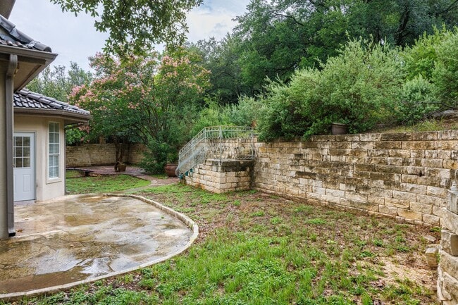Building Photo - Spacious 3 Bed, 2.5 Bath in Prime Lakeway Location