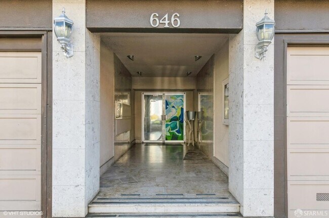 Building Photo - 646 Corbett Ave