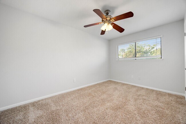 Building Photo - 15526 Cabildo Dr