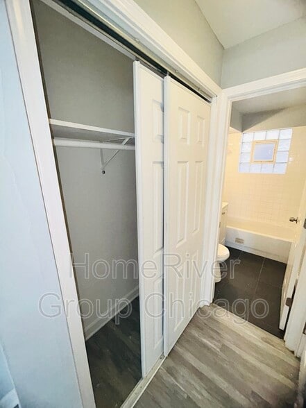 Building Photo - 17 N Hillside Ave