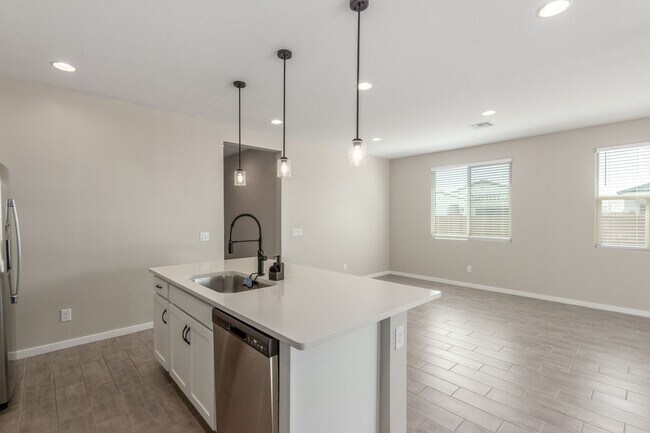 Building Photo - 18434 E Camila Dr