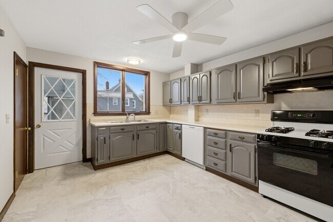 Building Photo - 54 Thomas St