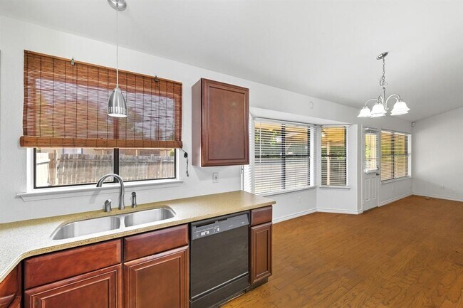Building Photo - 8909 Romayne Ln