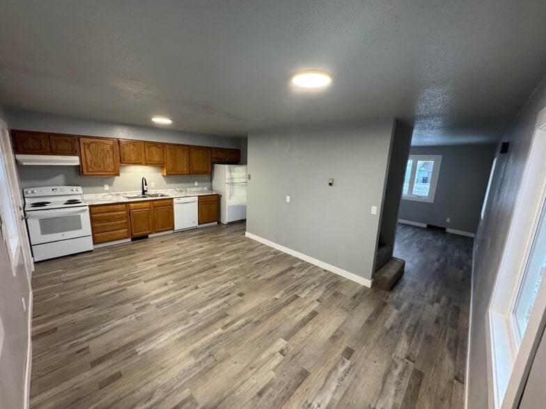 Building Photo - 2400 N 7th St