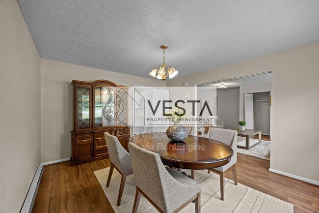 Building Photo - 90 Knob Hill Rd