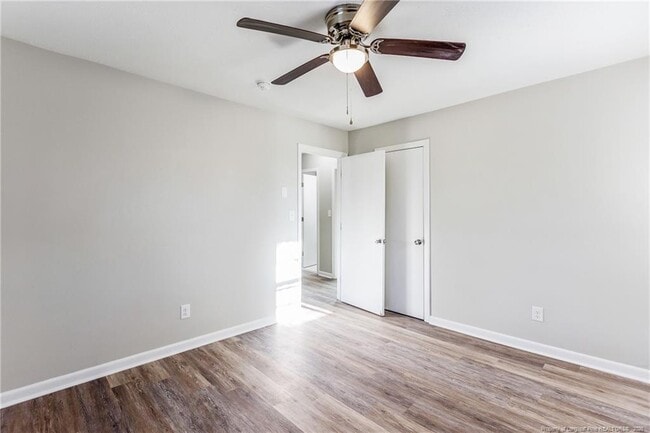 Building Photo - 1089 Essex Pl