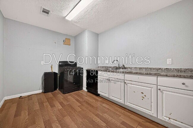 Building Photo - 5910 Southtown St
