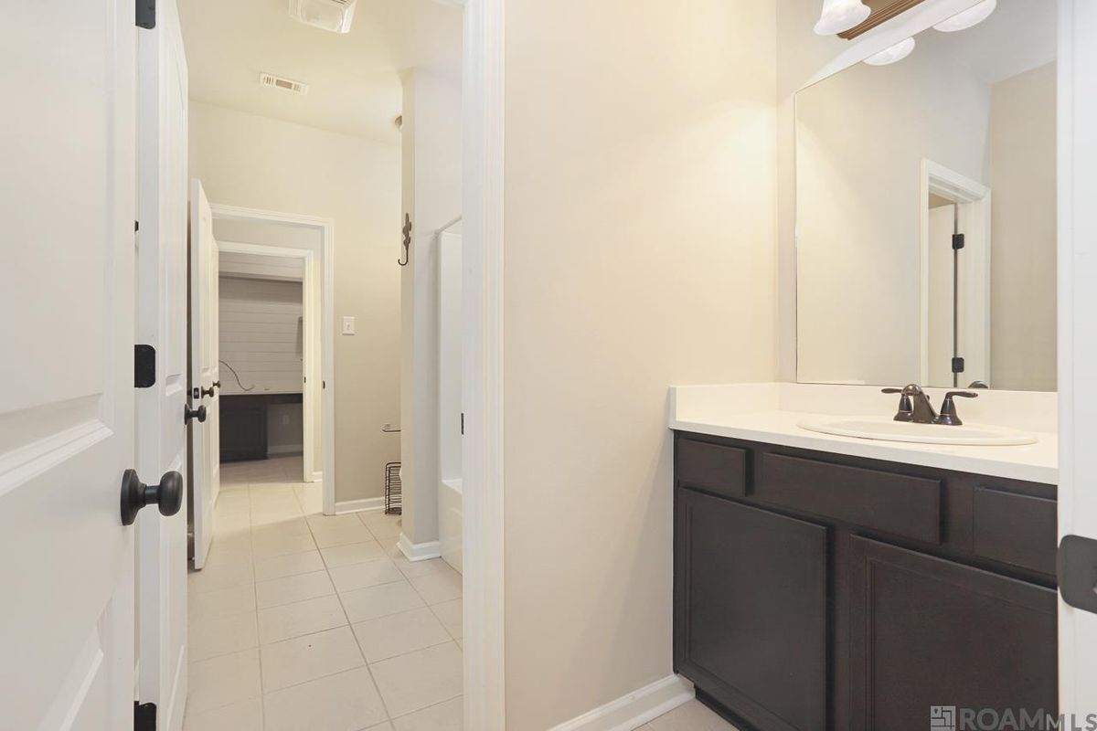 Building Photo - 42451 Baystone Ave