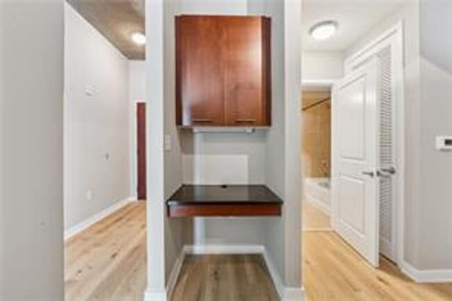 Building Photo - 1 Bedroom + 1 Bath with Views of Buckhead!
