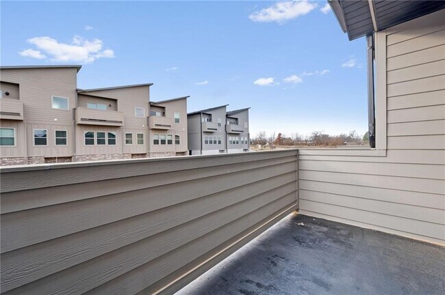 Building Photo - 2220 W Million Ln