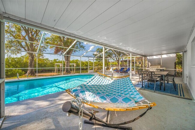 Building Photo - 4622 Bay Crest Dr