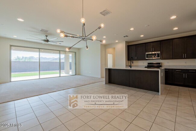 Building Photo - 8443 S 164th Dr