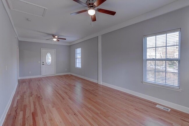 Building Photo - 1002 Boylston St