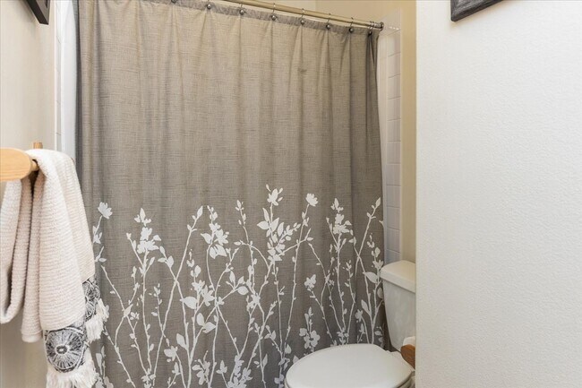 Guest Bathroom - 310 Tipperary Ct