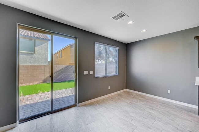 Building Photo - GORGEOUS 4 Bedroom, 2 Story Home located in the SW!