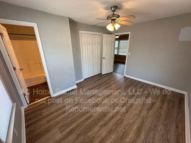 Building Photo - 4045 S Minnie St