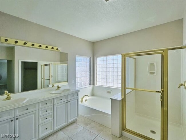 Building Photo - 8917 Waltzing Waters Ct