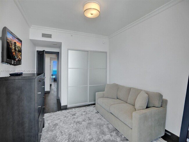 Building Photo - 17875 Collins Ave