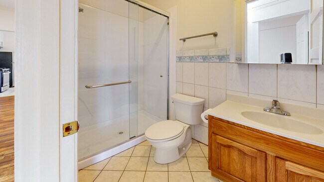 Building Photo - 216 4th Ave