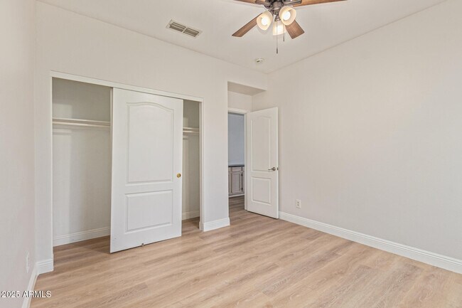 Building Photo - 15213 N 55th Way