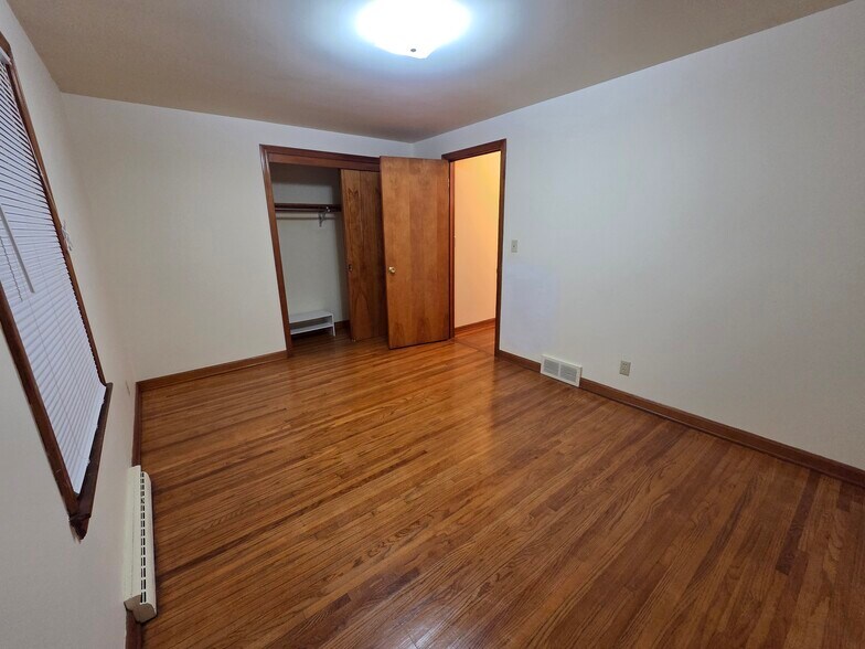 Upper bedroom 2 - 729 Ruie Rd