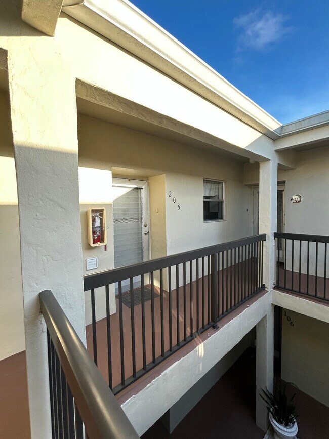 Building Photo - 2540 Boundbrook Blvd