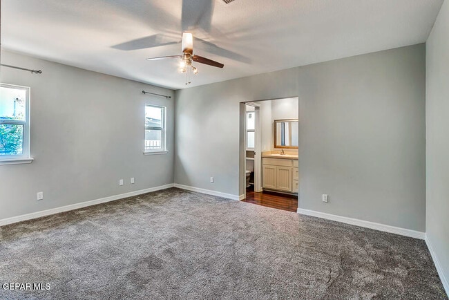 Building Photo - 9208 Shaver Dr