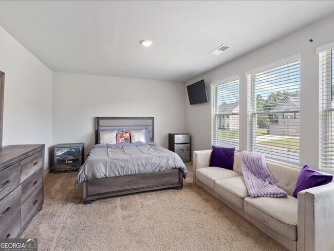 Building Photo - 174 Goodall Woods Dr