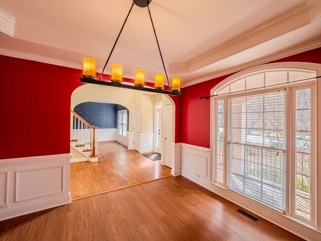 Building Photo - 12872 Waterside Dr