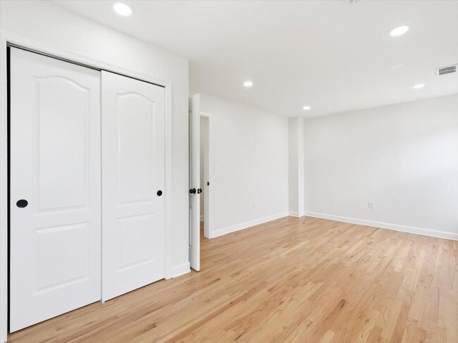 Building Photo - 216 Nunda Ave
