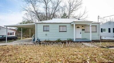 Building Photo - 216 Pine St