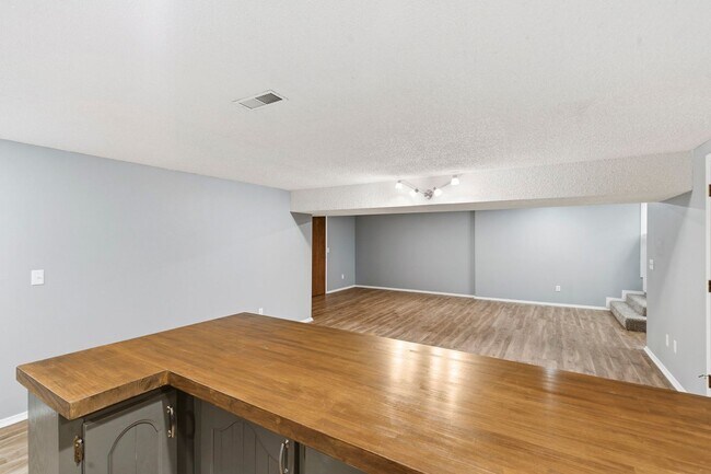 Building Photo - 3460 E Catalpa St