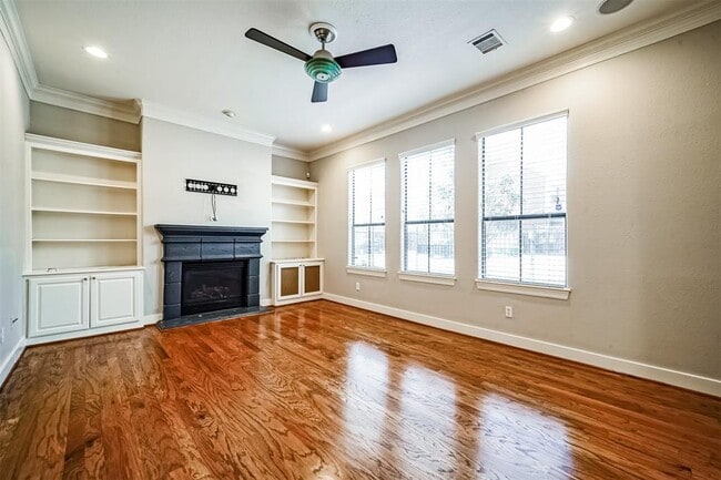 Building Photo - 926 Birdsall St