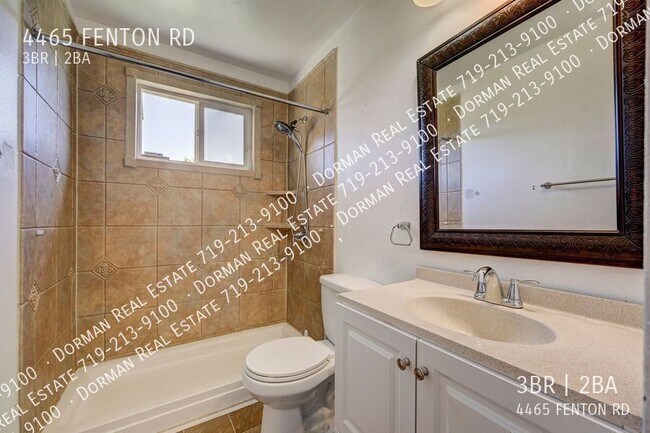 Building Photo - 4465 Fenton Rd