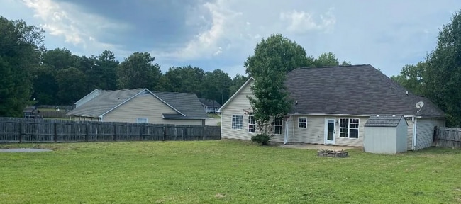 Building Photo - 137 Haywood Dr