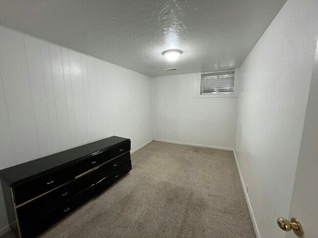 Building Photo - 1327 Yuma St