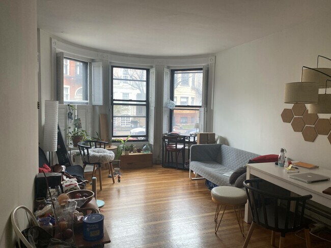 Primary Photo - 529 Beacon St