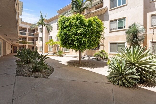 Building Photo - Spacious One-Bedroom in 55+ Monterey Park ...