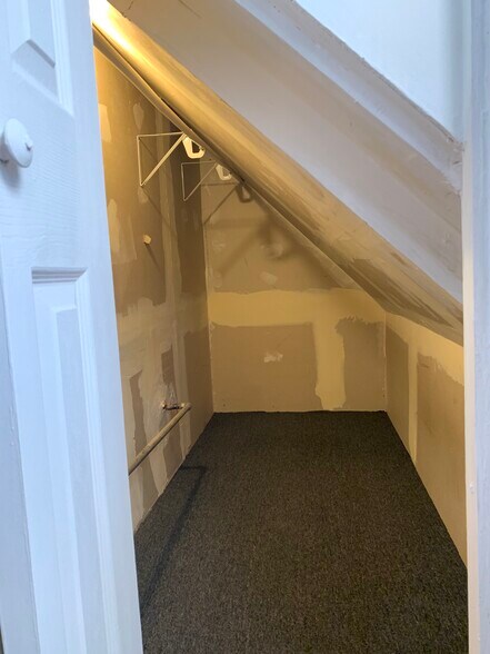 2nd Bedroom Closet Interior - 4704 W Waveland Ave