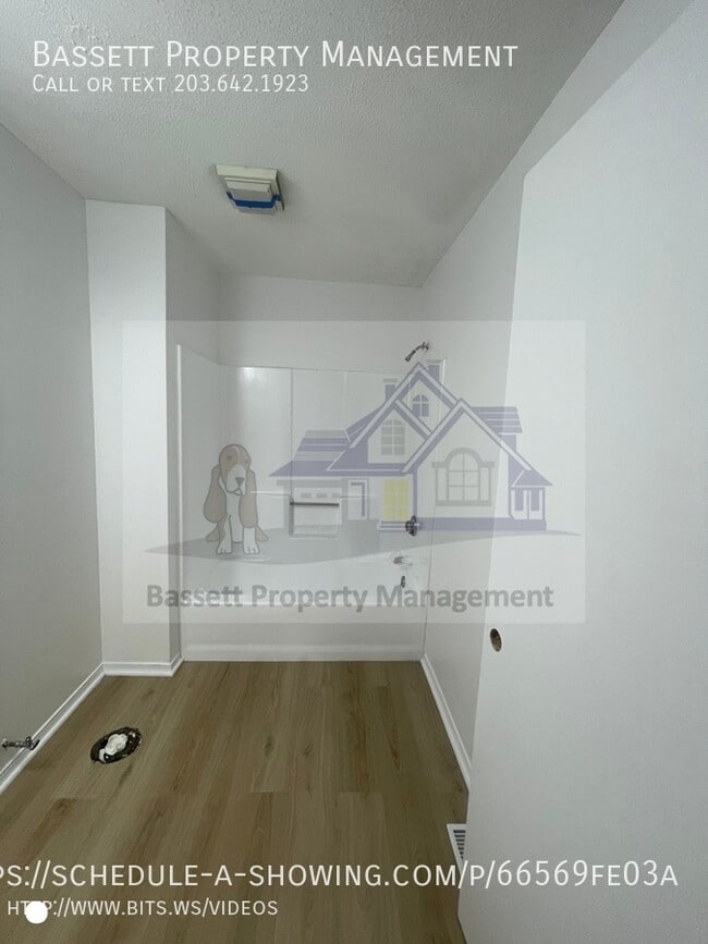 Building Photo - 30 Stoneycrest Dr