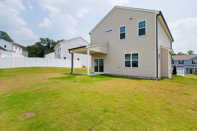 Building Photo - 413 Sunny Flds Dr