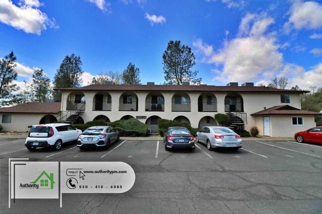 Interior Photo - 300 Boulder Creek Dr, Redding, CA 96003