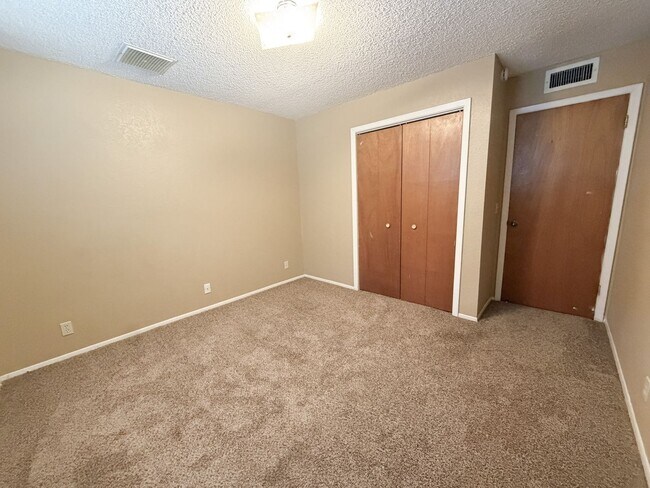 Building Photo - 4036 Mission A