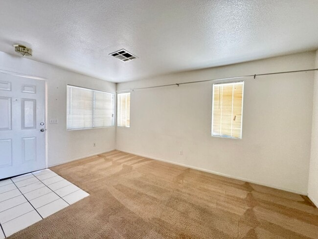 Building Photo - 2048 Rose Coral Ave