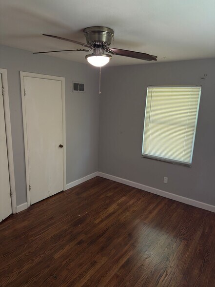 Building Photo - 42 Rolling Hills Dr