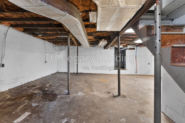 Building Photo - 200 Reeves Ave