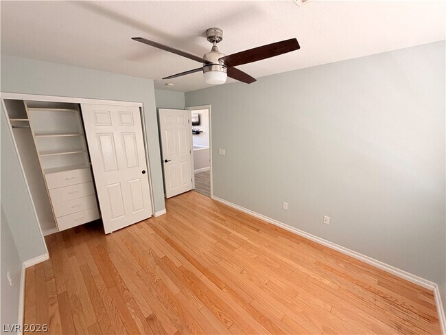 Building Photo - 7914 Villa Pintura Ave