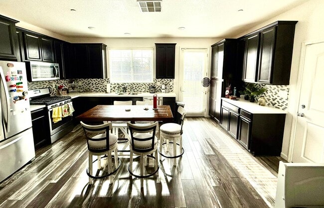 Building Photo - 10904 Arrington Dr
