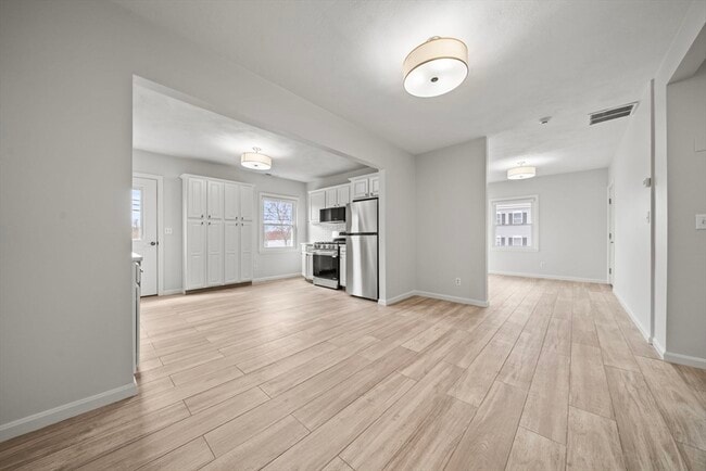 Building Photo - 1 Salem St